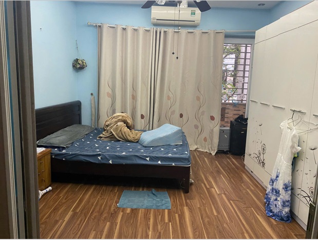 cho thue phong tro tang 1 tai thach ban, long bien, ha noi; 2.4tr/th; 0936033599