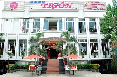 cho thue toa nha (dang kd nha hang tiec cuoi) mat tien hoang cam (ql1k), p.linh xuan (thu duc), tp.hcm; 0903946739